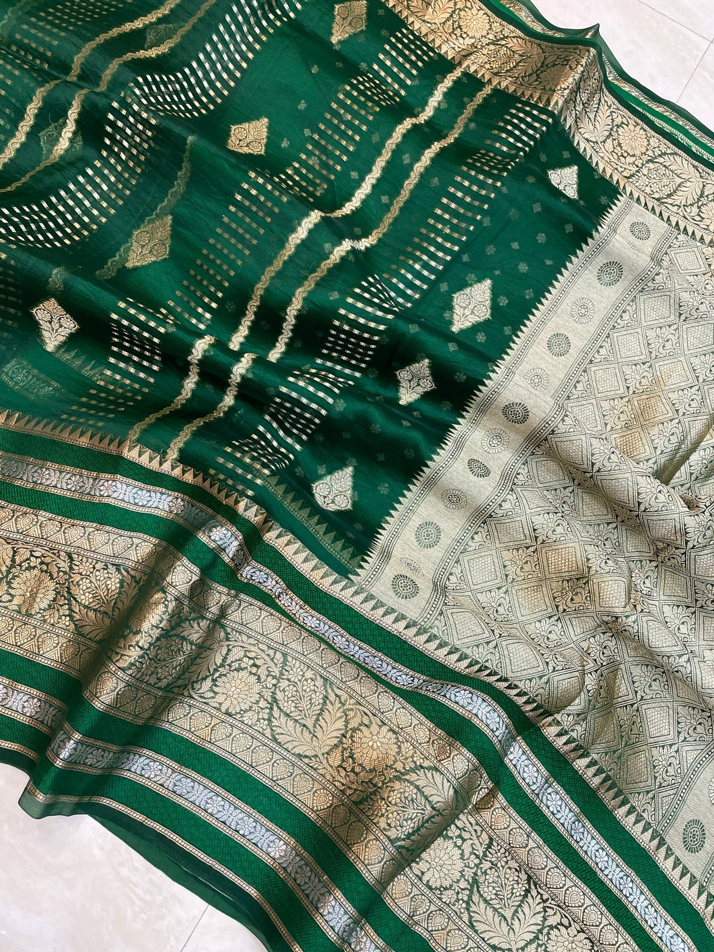 Pure Kora Handloom Banarasi Saree