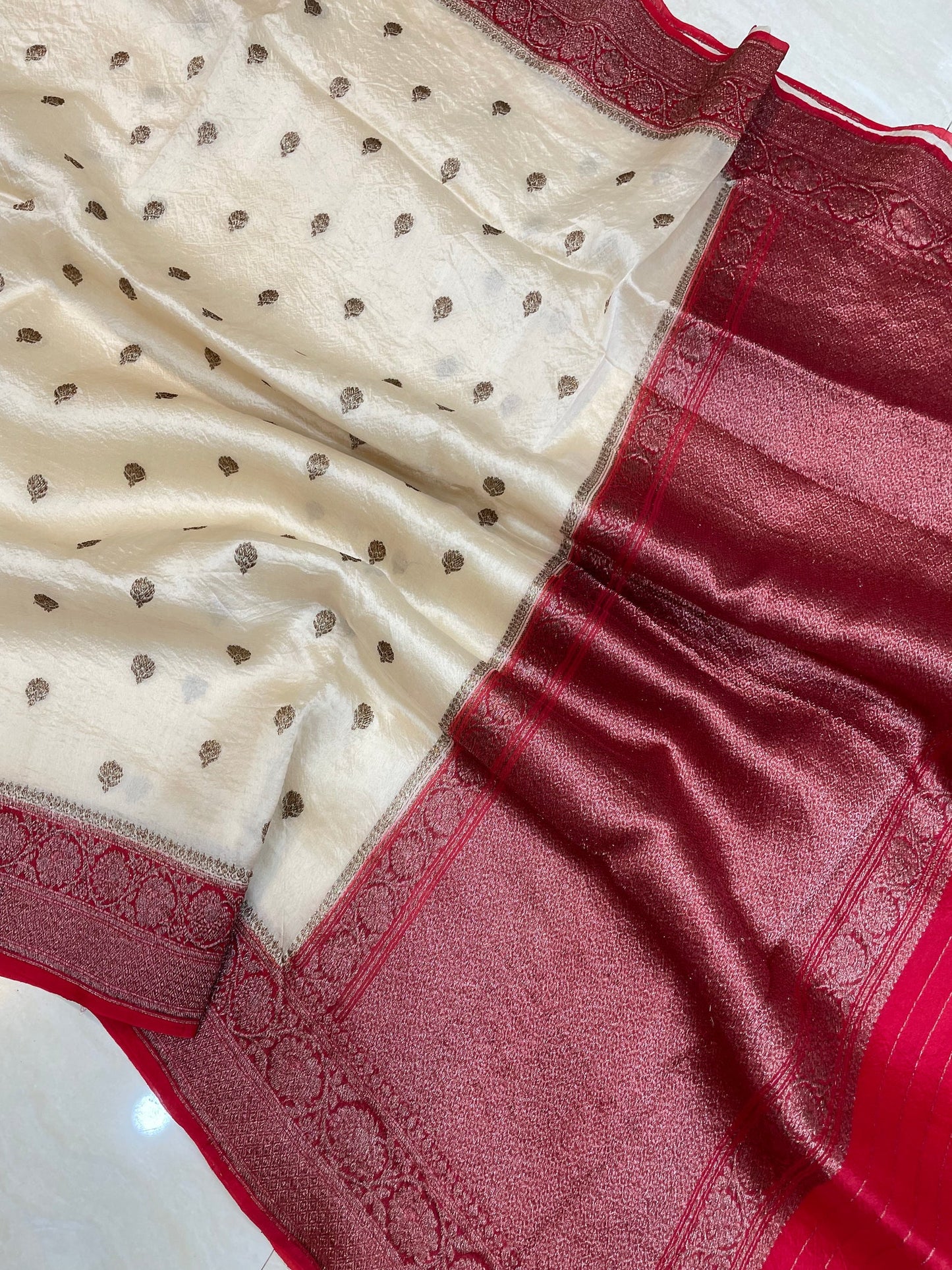 Pure Kora Handloom Banarasi Saree